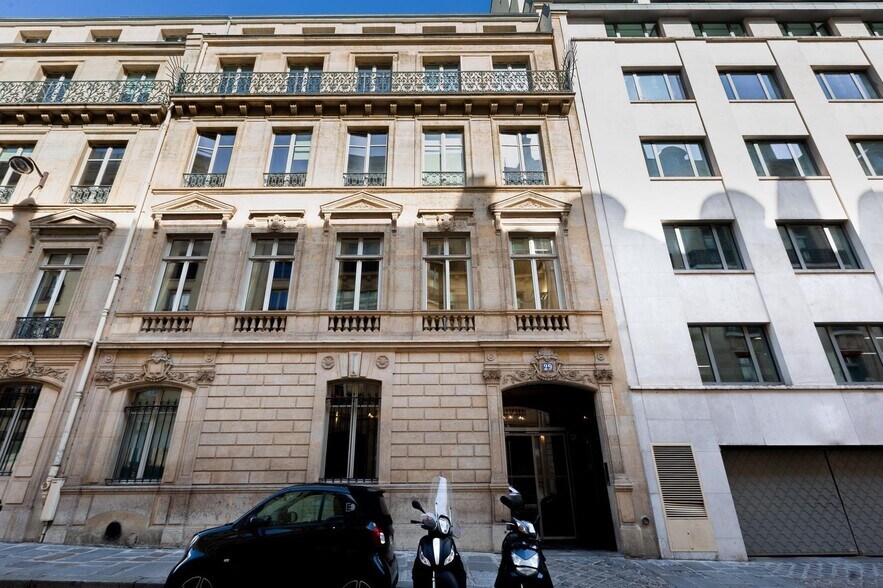 27 Rue De Bassano, Paris for lease - Building Photo - Image 3 of 10