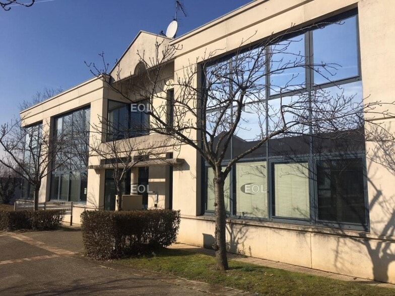 Office in Créteil for lease - Building Photo - Image 1 of 6