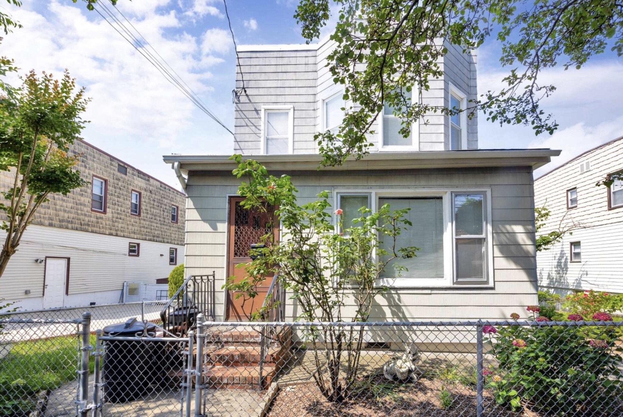 6707 52nd Ave, Maspeth, NY for sale Primary Photo- Image 1 of 4