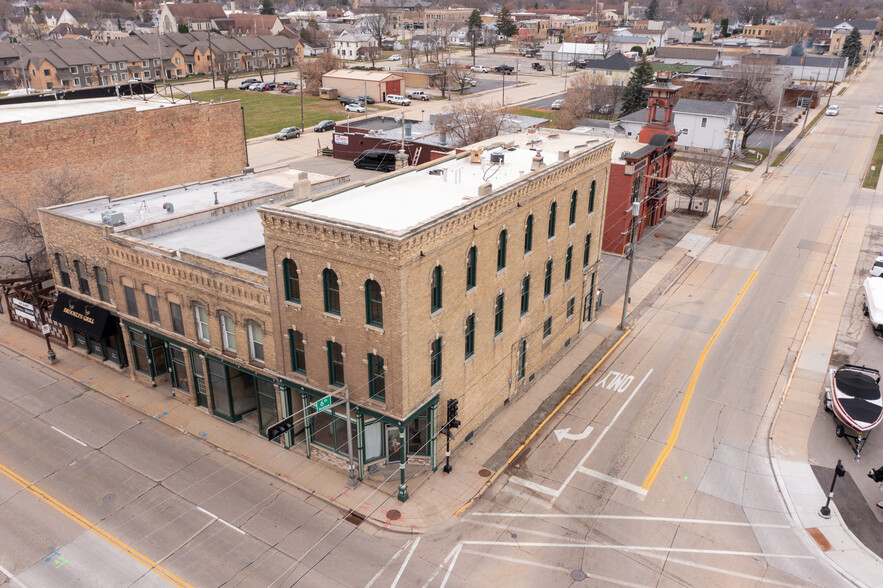 601-607 S Main St, Oshkosh, WI for sale - Building Photo - Image 3 of 17