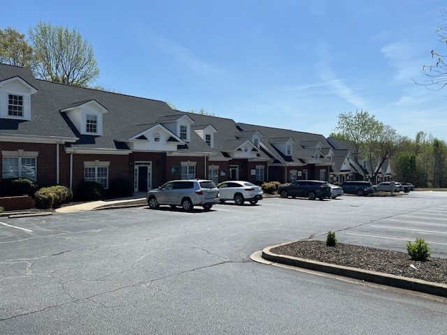 140 Bridges Rd, Mauldin, SC for sale - Building Photo - Image 2 of 6