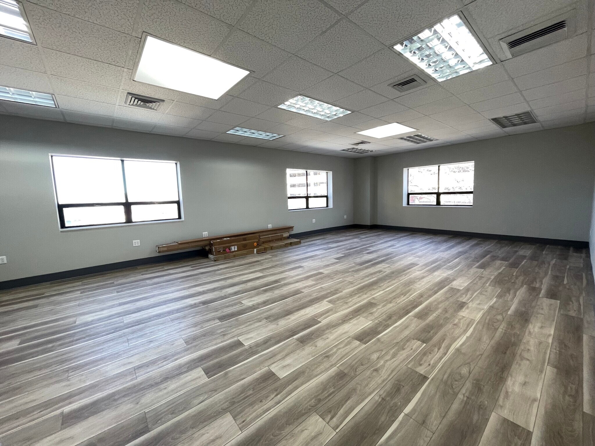 13343 35th Ave, Flushing, NY for sale Interior Photo- Image 1 of 1