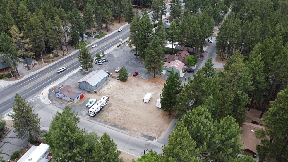 41680 Big Bear Blvd, Big Bear Lake, CA for lease - Building Photo - Image 3 of 8