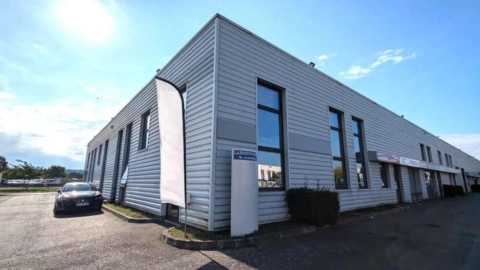 Office in Portet-sur-Garonne for lease - Building Photo - Image 1 of 7