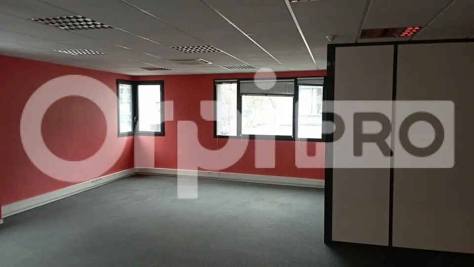 Office in for lease - Building Photo - Image 3 of 5