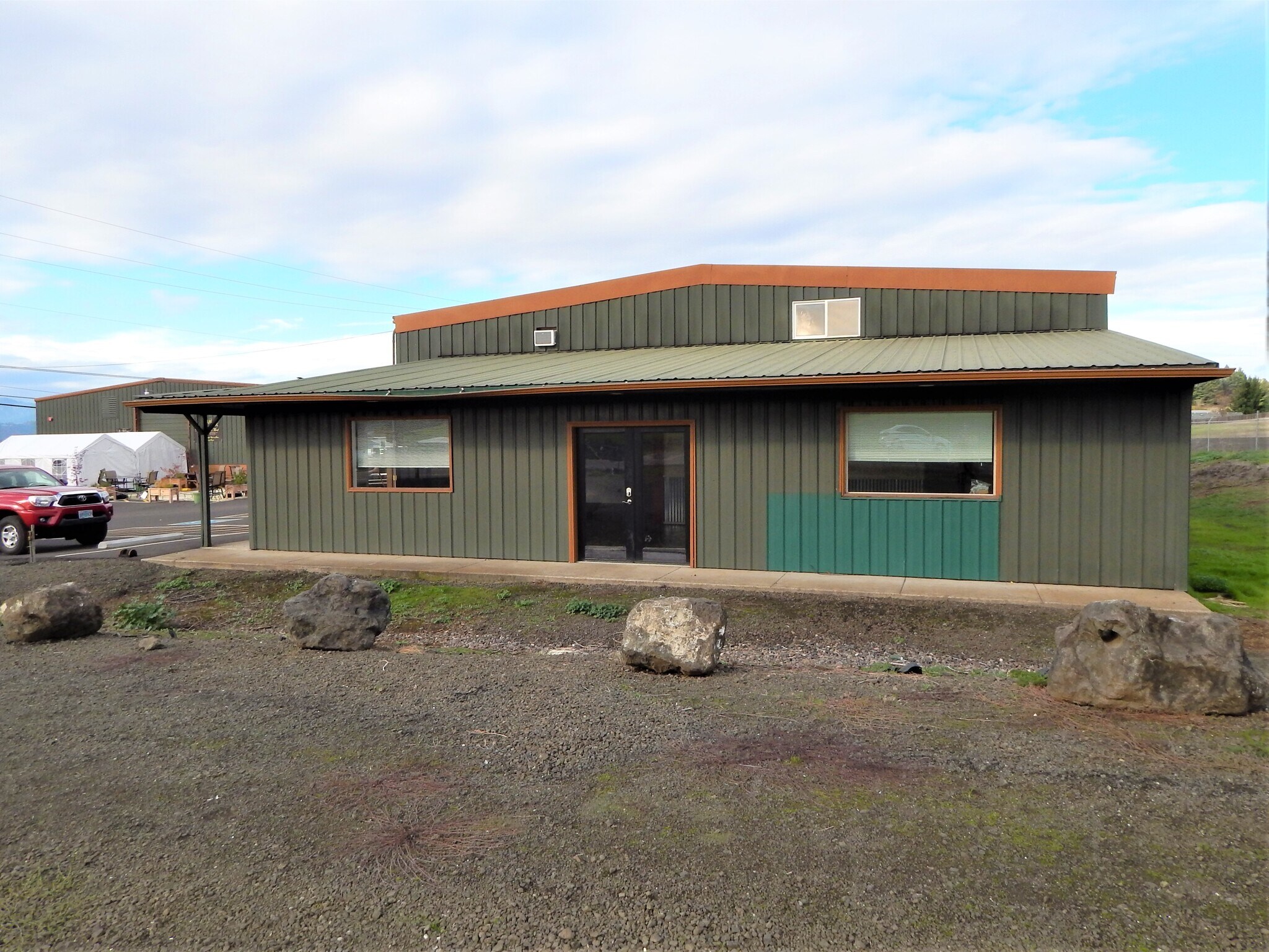 301 Melrose Rd, Roseburg, OR for sale Building Photo- Image 1 of 1