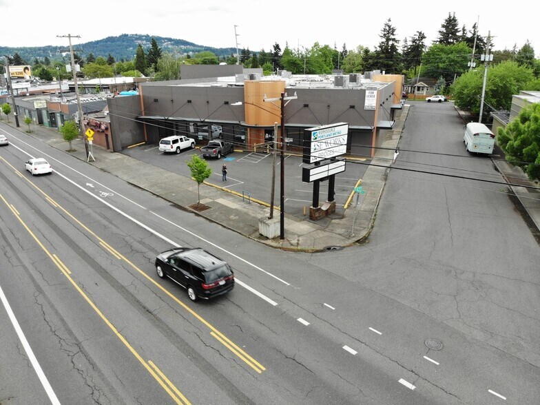 7916 SE Foster Rd, Portland, OR 97206