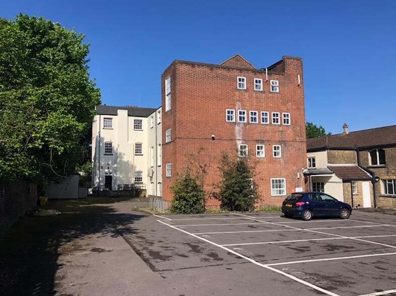 6 Cresswell Park, London for lease - Building Photo - Image 1 of 8