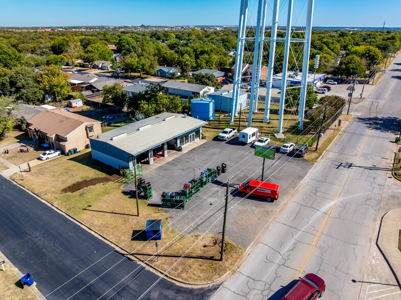 1004 W Main St, Crowley, TX for sale - Building Photo - Image 2 of 22