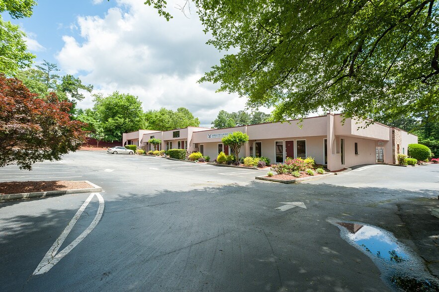 4940 Governors Dr, Forest Park, GA 30297