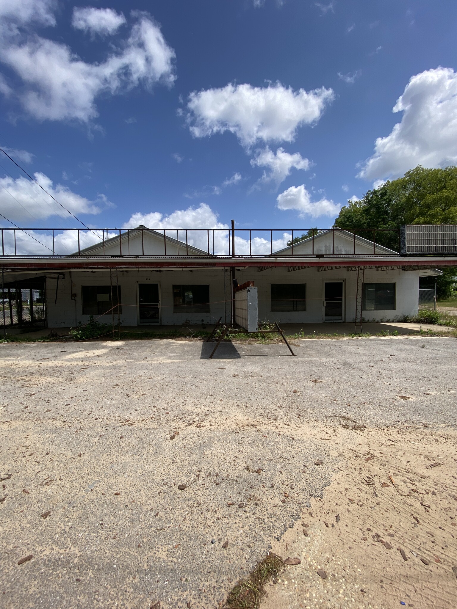 928 White Ave, Graceville, FL for sale Primary Photo- Image 1 of 17