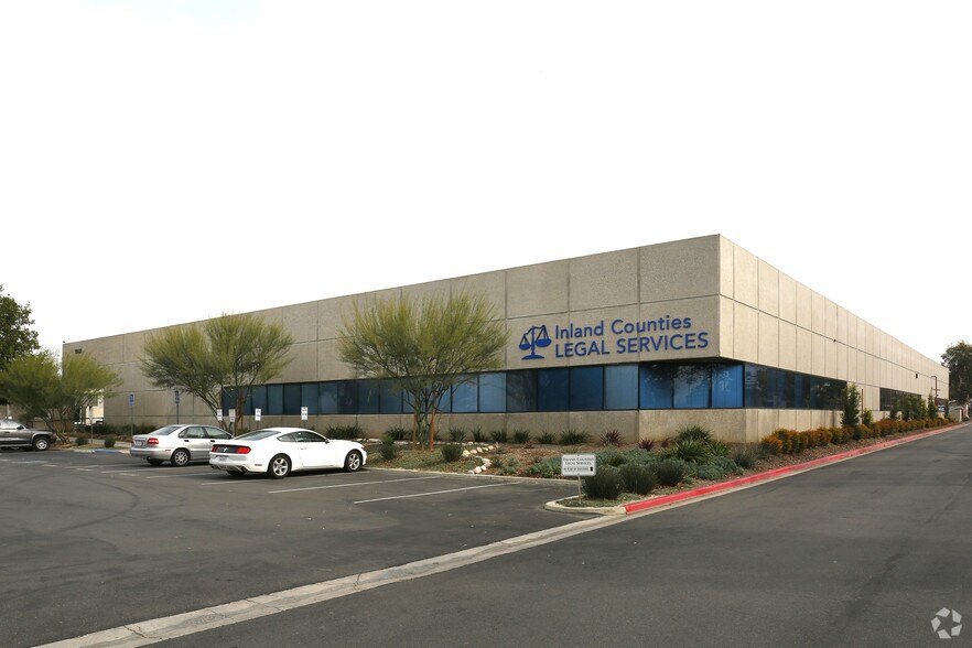 1040 Iowa Ave, Riverside, CA for sale - Primary Photo - Image 1 of 4