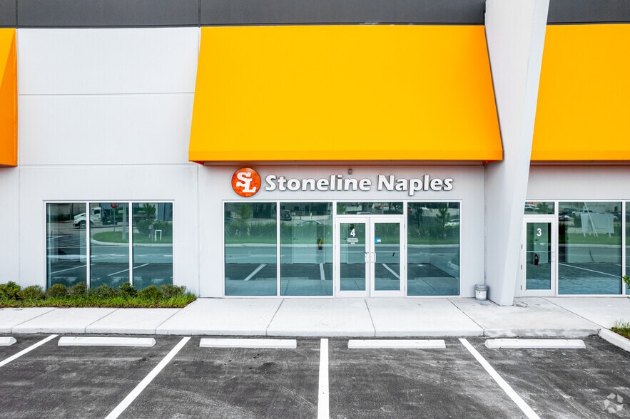 6100 Shirley St, Naples, FL for lease - Building Photo - Image 2 of 4