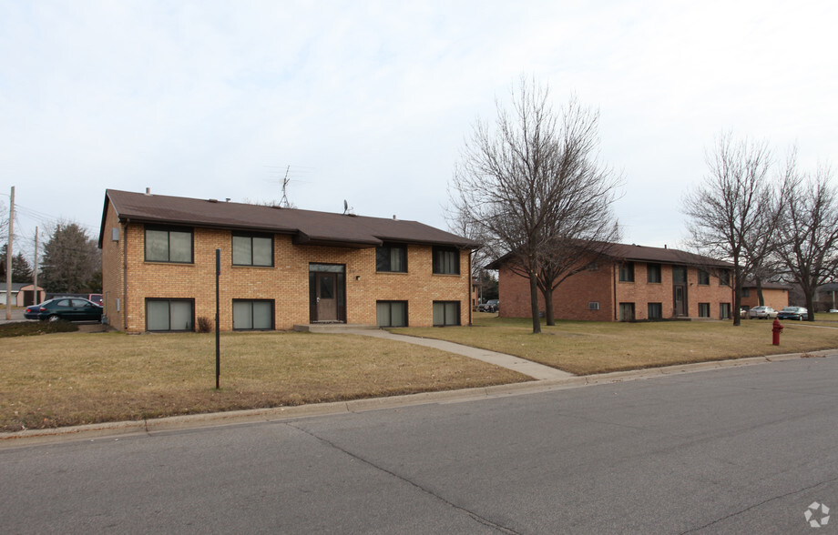 301 14th Ave SE, Saint Cloud, MN for sale - Primary Photo - Image 1 of 1