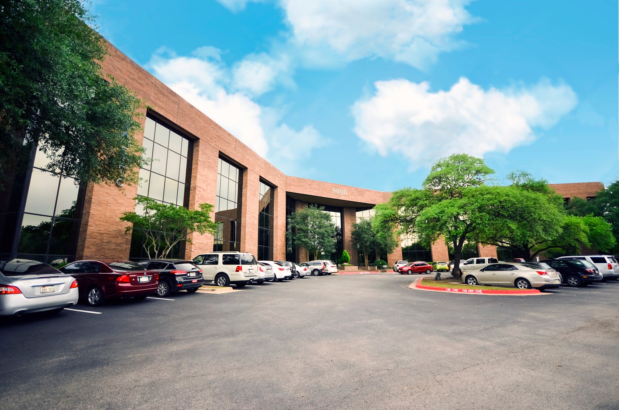 8000 Centre Park Dr, Austin, TX for lease Building Photo- Image 1 of 12