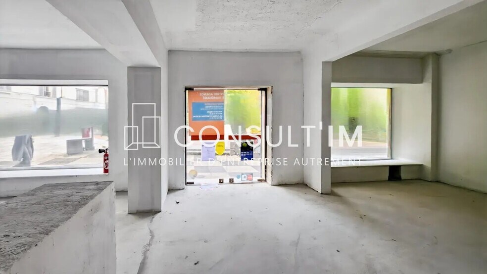 Retail in Sceaux for lease - Building Photo - Image 2 of 8