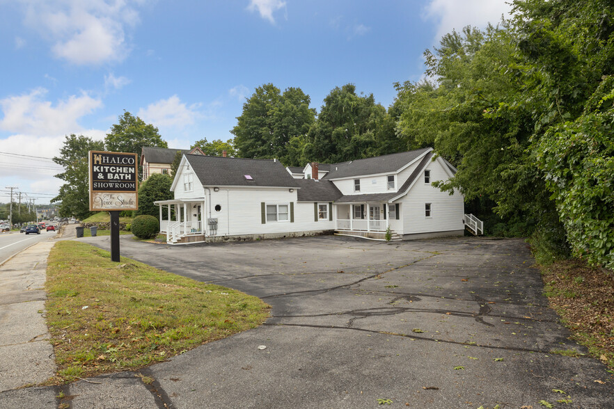 16 Crystal Ave, Derry, NH for sale - Building Photo - Image 1 of 1