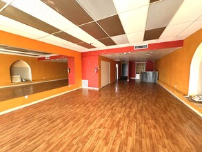 317-321 W Huntington Dr, Monrovia, CA for lease Interior Photo- Image 2 of 11