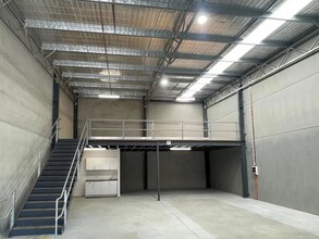 4 Fairmile Cl, Charmhaven for lease Interior Photo- Image 1 of 5