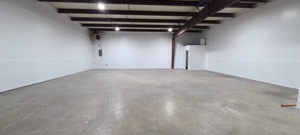 3359-3399 Hawthorne Ave NE, Salem, OR for lease Interior Photo- Image 2 of 5