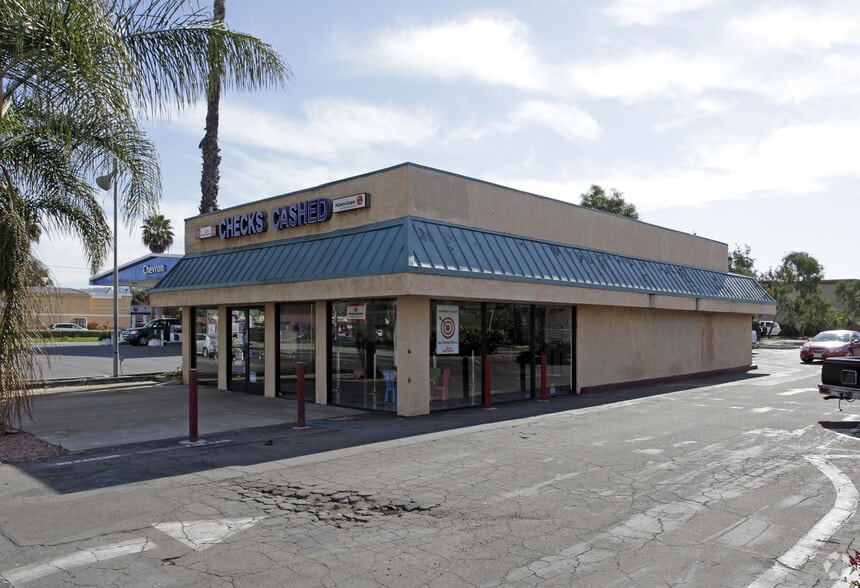 1565 E Valley Pky, Escondido, CA for lease - Building Photo - Image 1 of 4