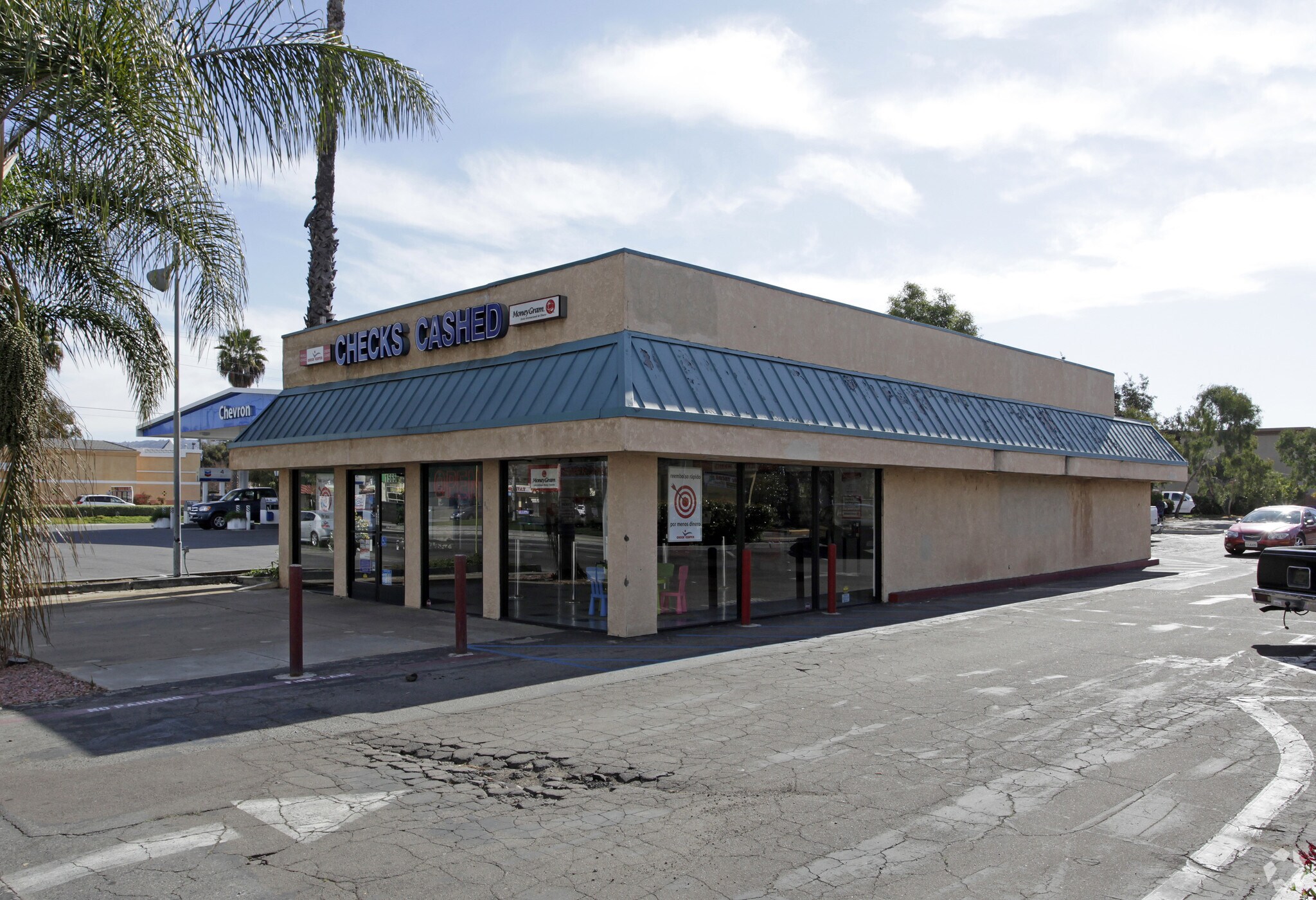 1565 E Valley Pky, Escondido, CA for lease Building Photo- Image 1 of 5