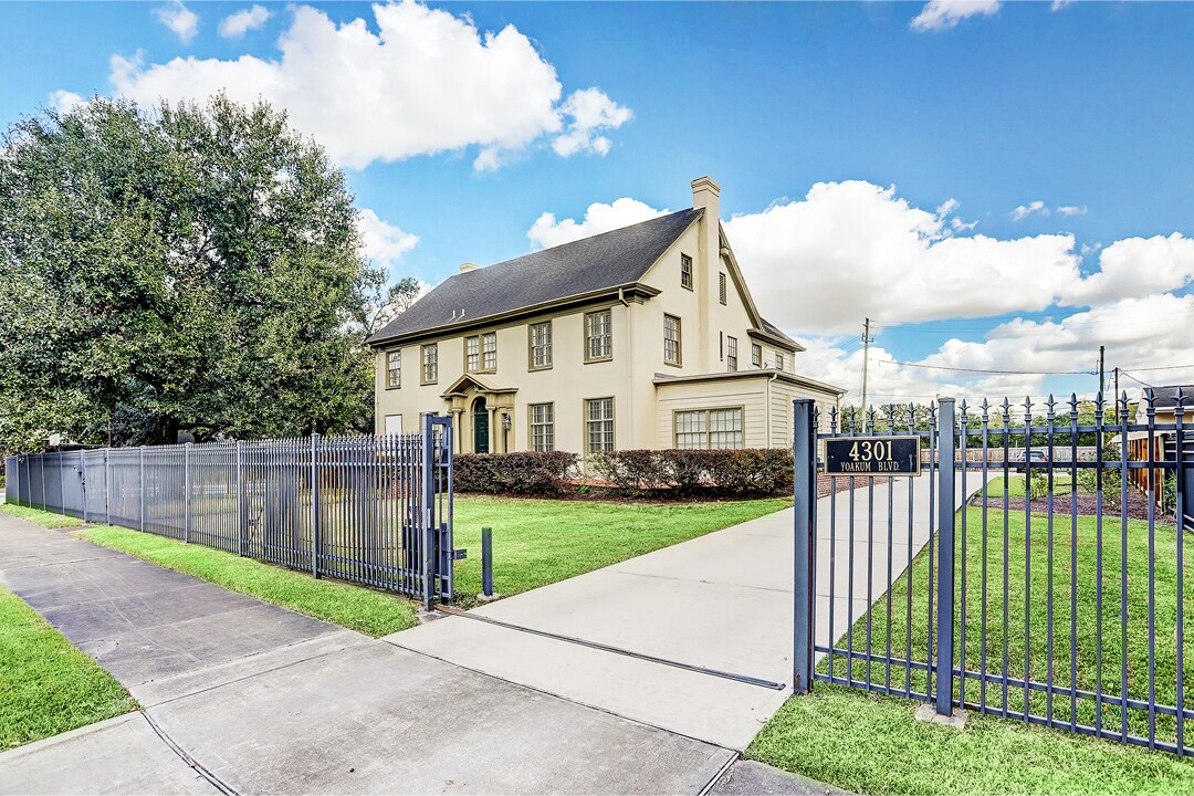 4301 Yoakum Blvd, Houston, TX 77006
