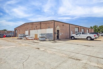 5711 Clarewood Dr, Houston, TX for lease Building Photo- Image 2 of 12