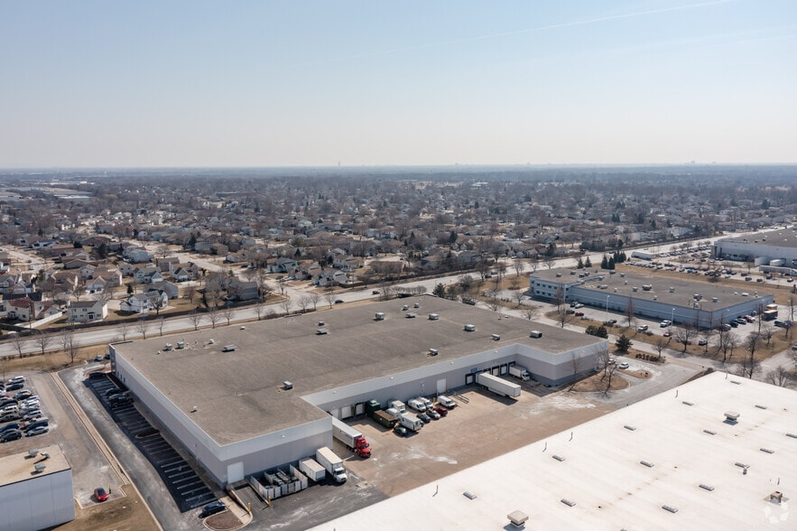 485-493 Mission St, Carol Stream, IL for lease - Aerial - Image 3 of 7