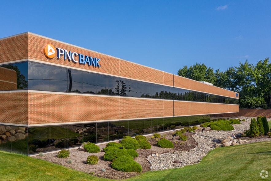 6230 Orchard Lake Rd, West Bloomfield, MI for lease - Building Photo - Image 3 of 11