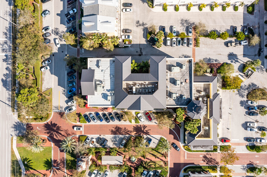 225 Chimney Corner Ln, Jupiter, FL for sale - Aerial - Image 3 of 38