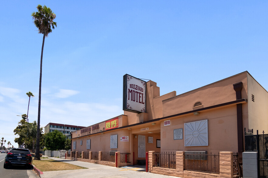 6919 S Figueroa St, Los Angeles, CA for sale - Building Photo - Image 1 of 1