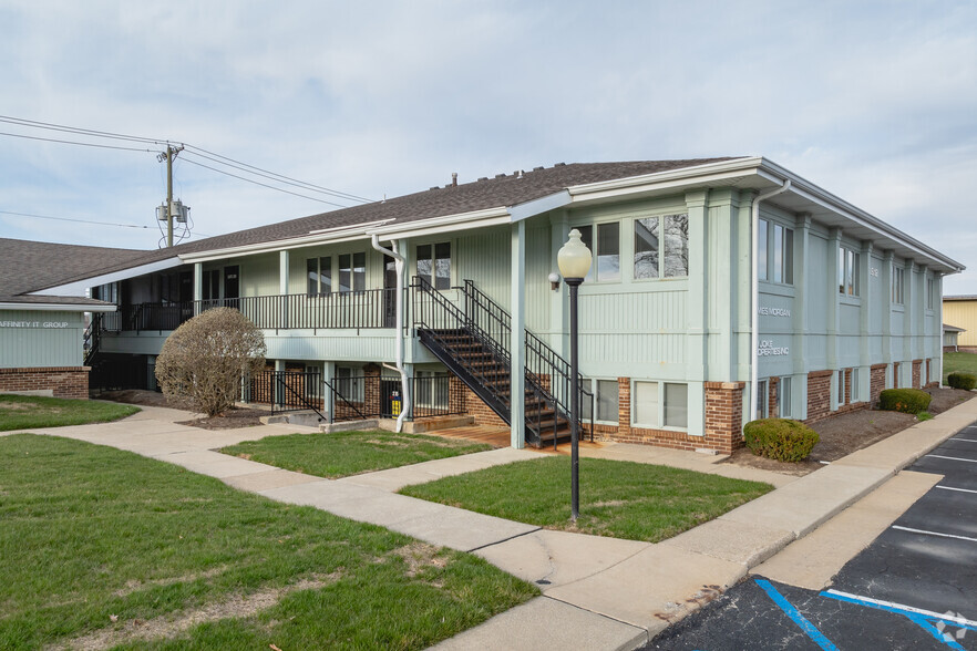 6904-6920 Spring Valley Dr, Holland, OH for lease - Primary Photo - Image 1 of 8