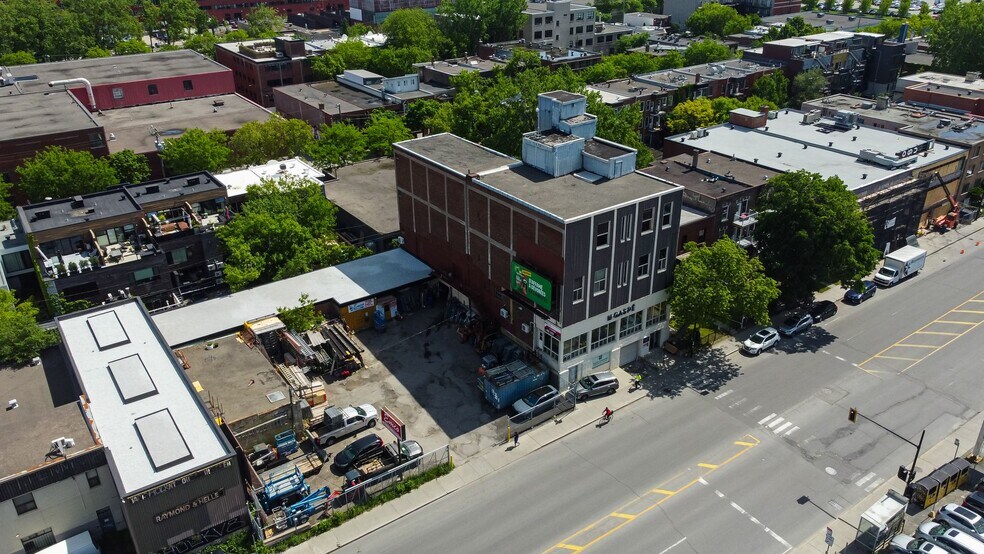 6659 Av Du Parc, Montréal, QC for sale - Interior Photo - Image 3 of 10