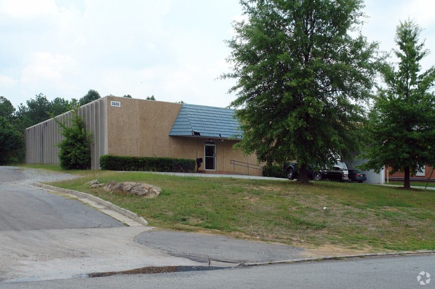 3606 McCall Pl, Doraville, GA for lease - Building Photo - Image 3 of 4