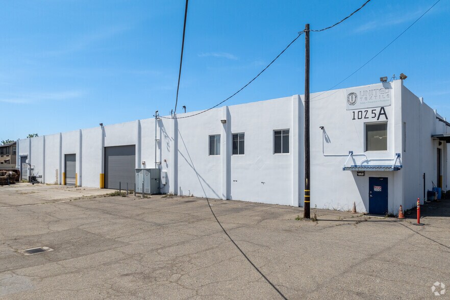 1025 98th Ave, Oakland, CA for sale - Primary Photo - Image 1 of 8