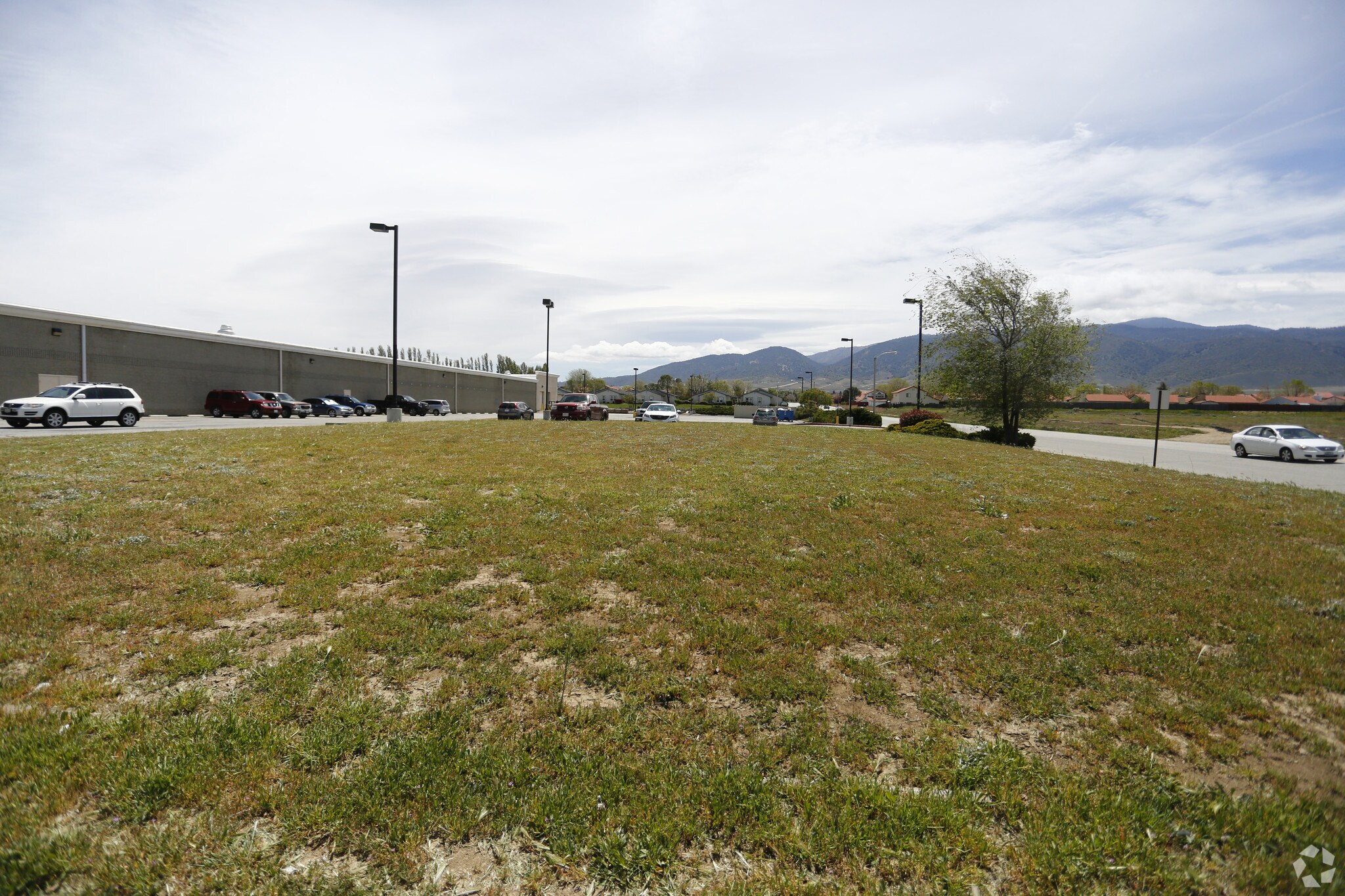 Tehachapi Blvd, Tehachapi, CA for sale Primary Photo- Image 1 of 1
