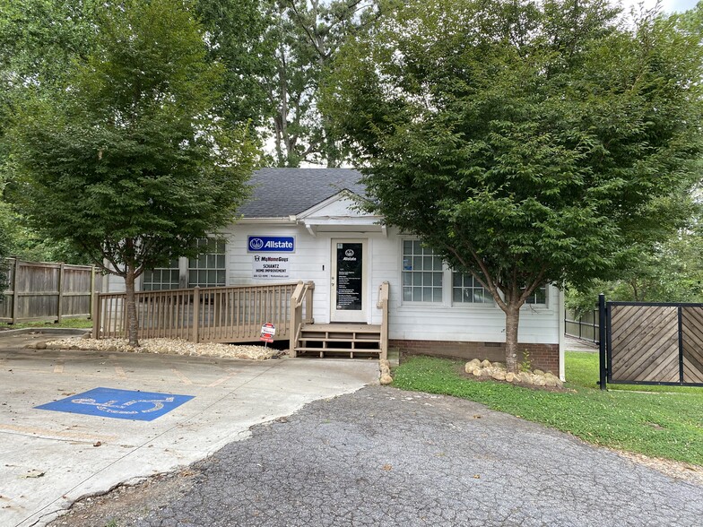 4014 Clairmont Rd, Atlanta, GA for lease - Primary Photo - Image 1 of 16