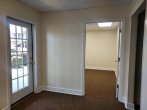 2126 McFarland Blvd E, Tuscaloosa, AL for lease Lobby- Image 2 of 10