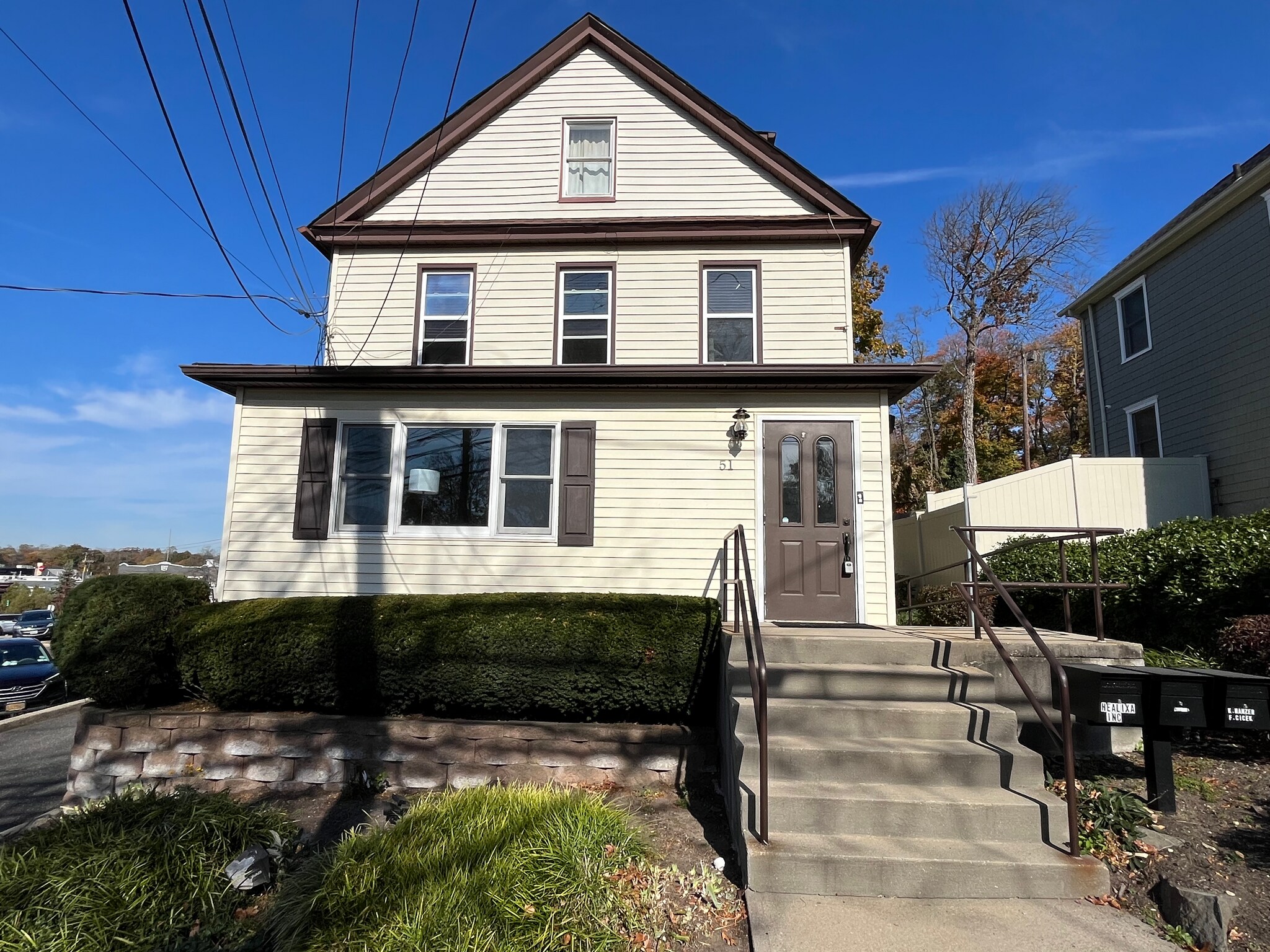 51 Elm St, Huntington, NY for sale Primary Photo- Image 1 of 1
