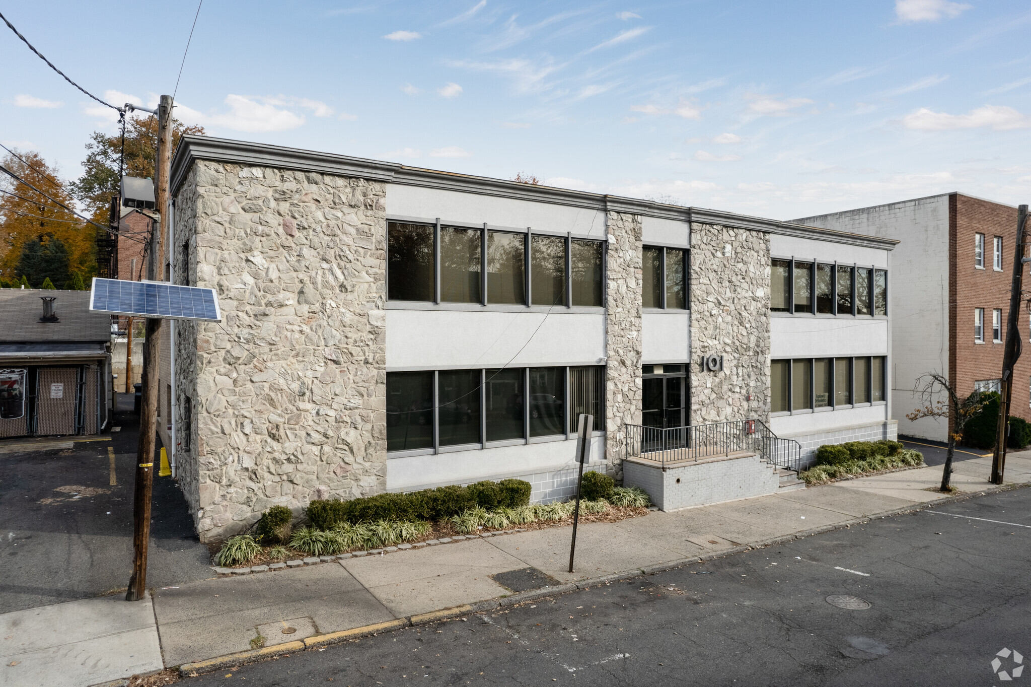 101 Cedar Ln, Teaneck, NJ for lease Building Photo- Image 1 of 7