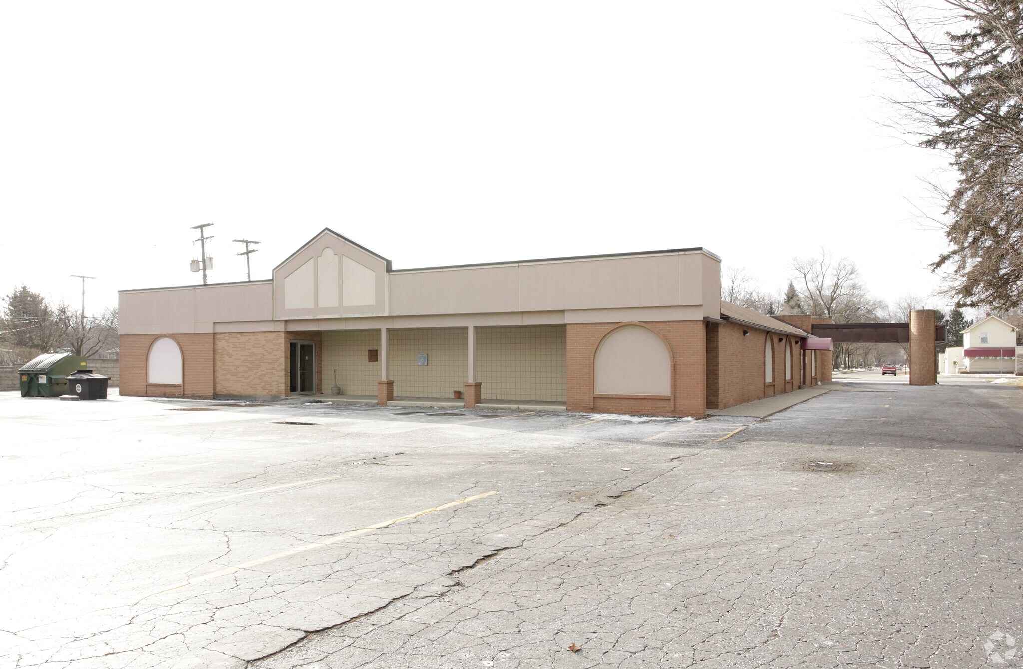 27910 7 Mile Rd, Livonia, MI 48152 Retail for Sale