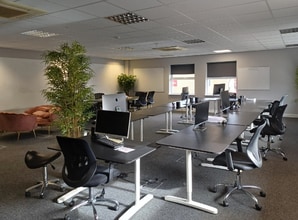 43-44 Commerce Rd, Peterborough for lease Interior Photo- Image 2 of 4