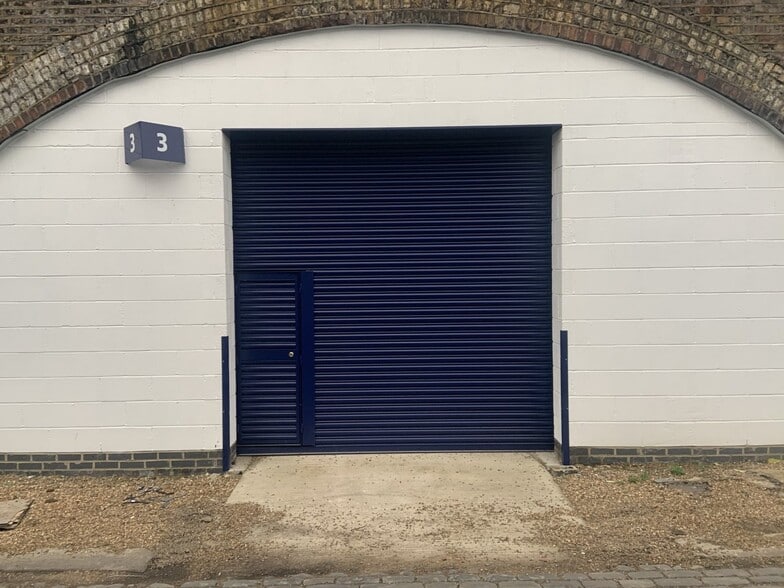 Arch 3-5 Culvert Pl, London for lease - Building Photo - Image 3 of 9