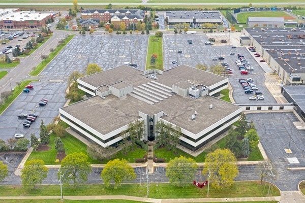 2135 Maple Rd, Troy, MI for sale - Primary Photo - Image 1 of 1