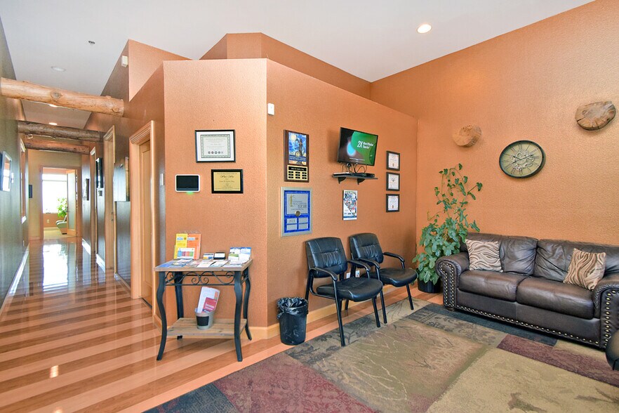 1150 Selmi Dr, Reno, NV for sale - Building Photo - Image 2 of 15