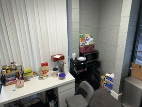 10415 SE Stark St, Portland, OR for lease Interior Photo- Image 1 of 6