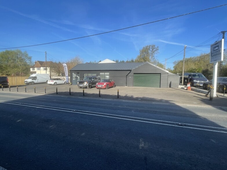 Farnham Road, Farnham for lease - Building Photo - Image 2 of 4