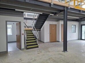 7 Station Rd, Old Dalby for lease Interior Photo- Image 2 of 3