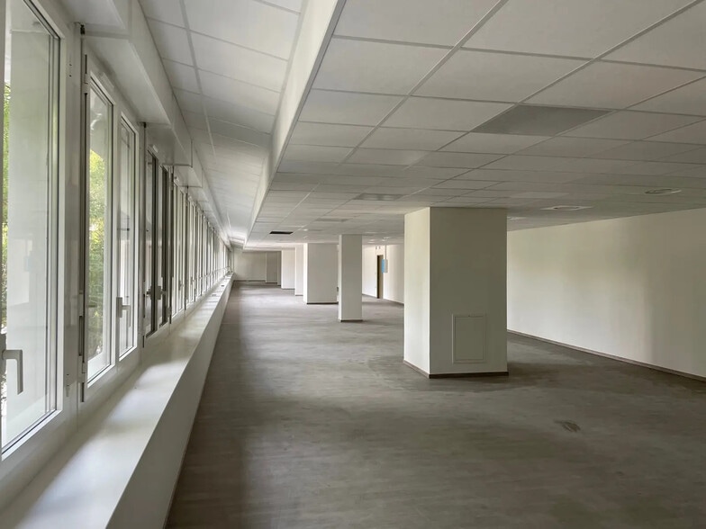 25 Rue Negresko, Marseille for lease - Interior Photo - Image 2 of 8